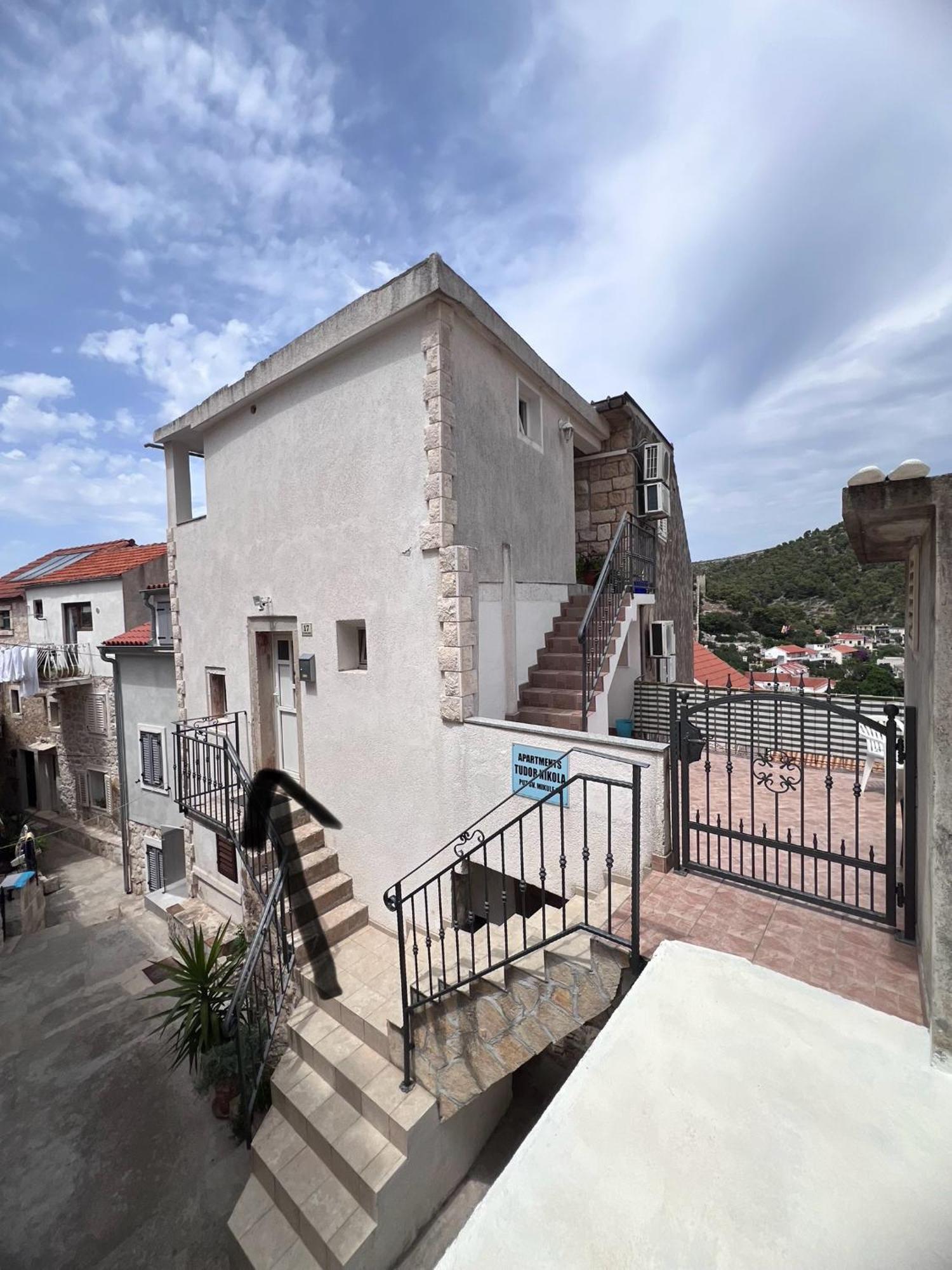 Apartments Tudor Nikola Hvar Town Exterior foto